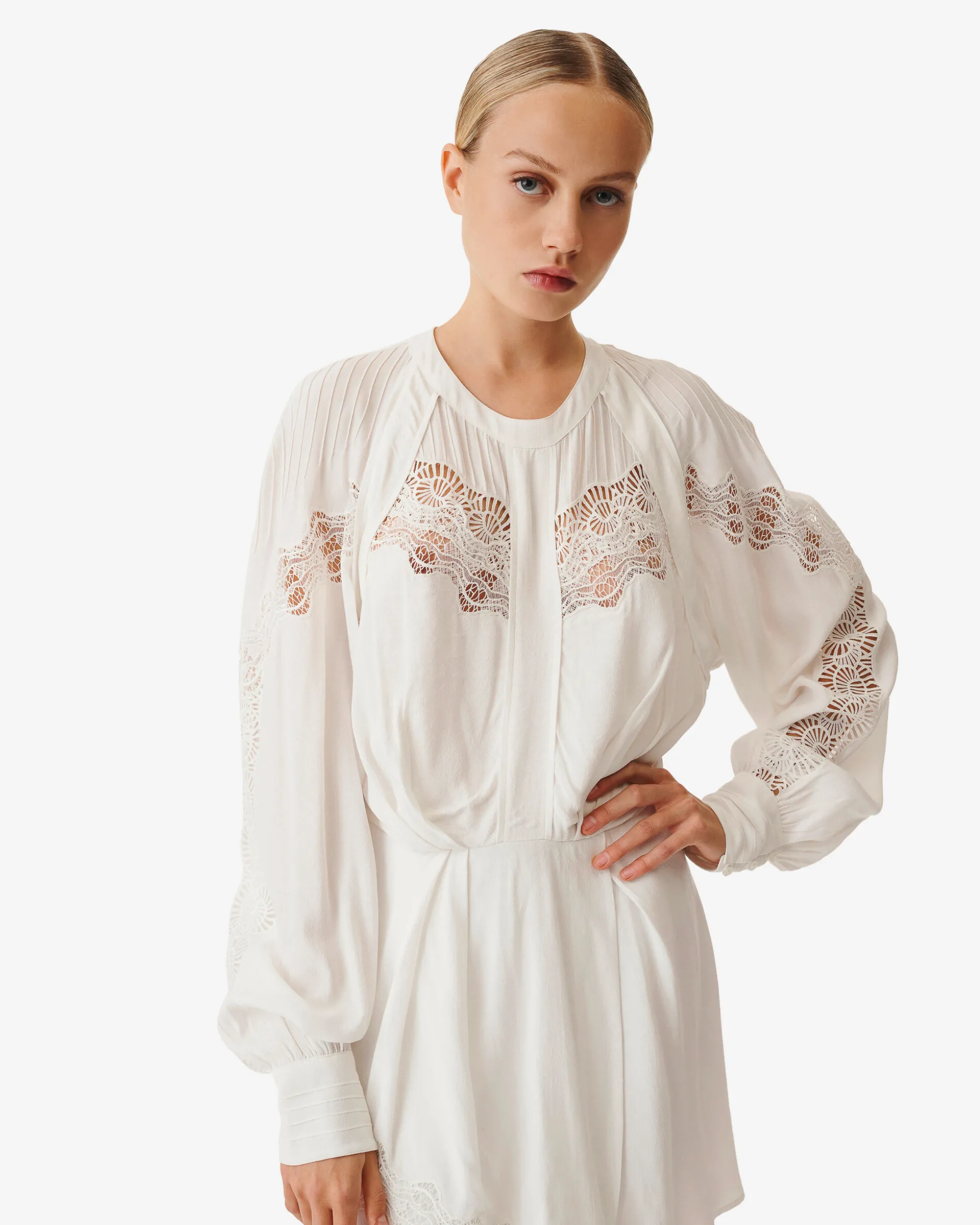 Robe Courte A Dentelles Belinda