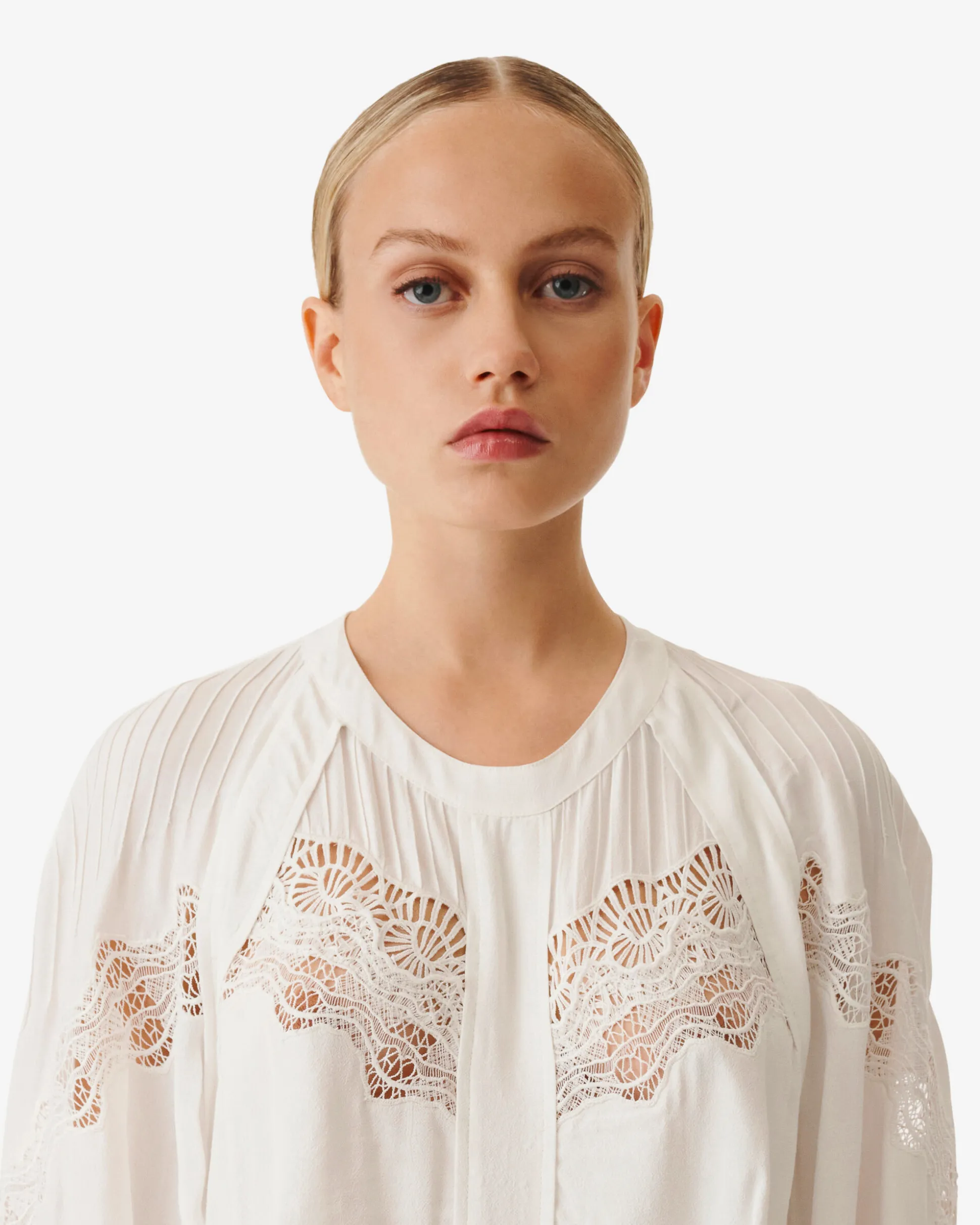 Robe Courte A Dentelles Belinda