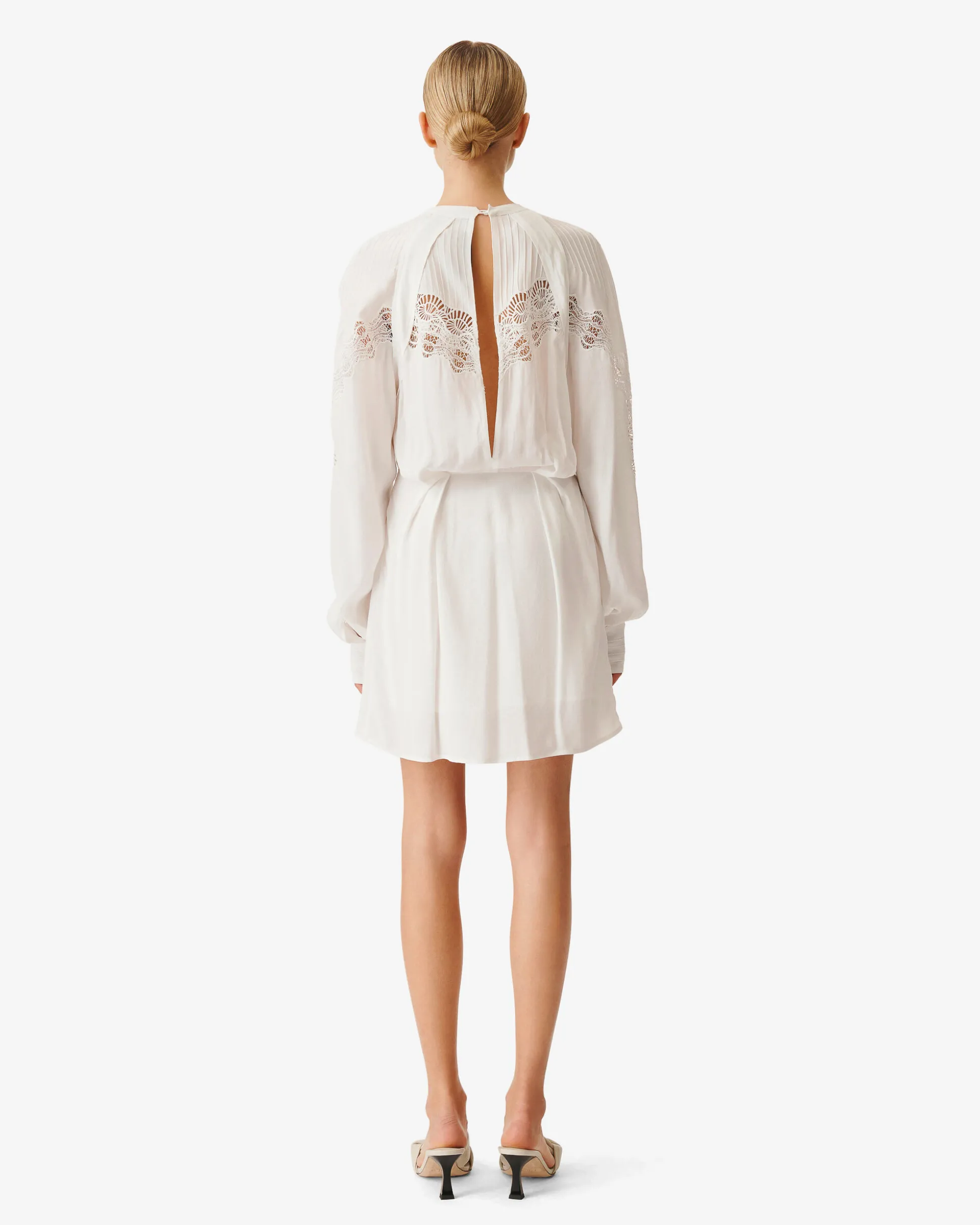 Robe Courte A Dentelles Belinda