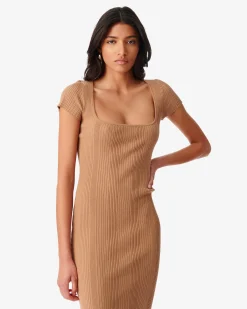 Robe En Maille A Col Carre Phebo